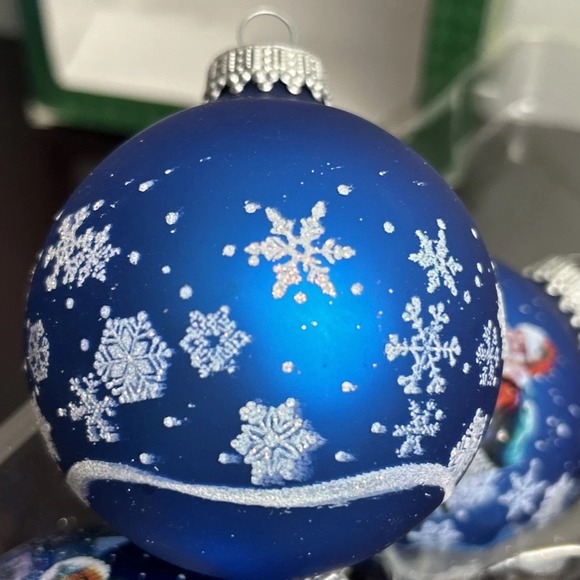 Christmas Ornaments Santa Claus Chimney Blue Round Holiday Time 2.5" (Lot Of 4) - Picture 10 of 12